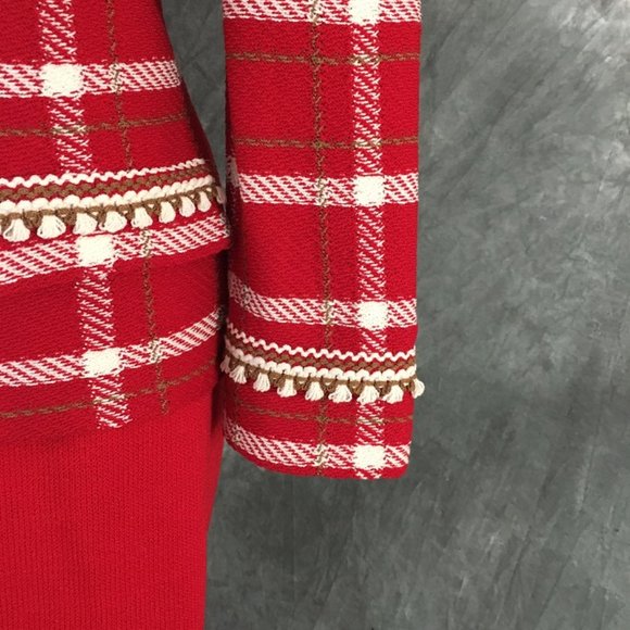 BEAUTIFUL St John collection knit red white fringe skirt suit size 6 - Picture 4 of 7